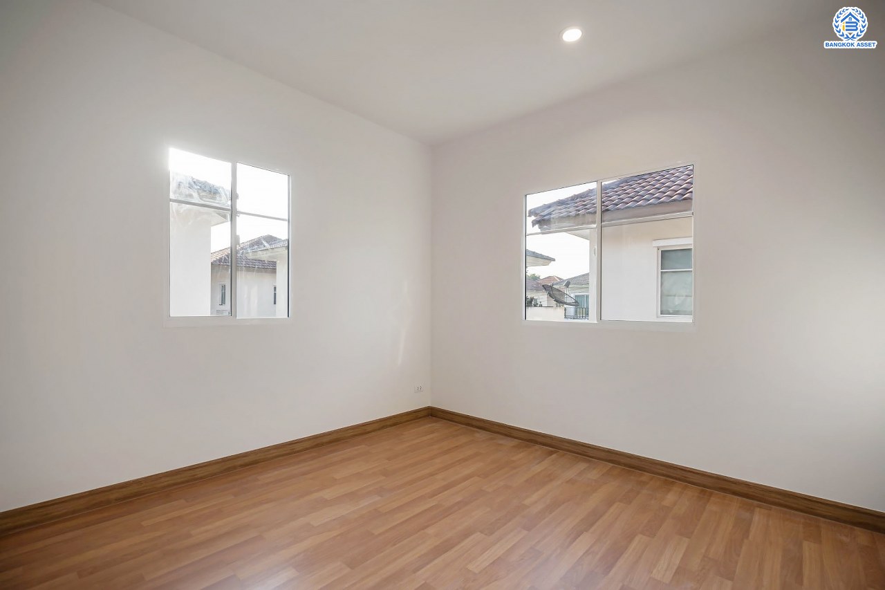 บ้านมือสองตกแต่งใหม่ โครงการ ภัสสร19 วัชรพล-วงแหวน บ้านเดี่ยวหลังมุม เนื้อที่ 58.4 ตร.ว. ฟังก์ชัน 3 ห้องนอน 2 ห้องน้ำ จอดรถได้ 2 คัน บนทำเลเดินทางสะดวก ติดถนนจตุโชติ เชื่อมต่อหลายเส้นทาง ใกล้ทางด่วน "จตุโชติ" และห้างสรรพสินค้าแฟชั่นไอส์แลนด์